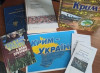 На столі лежать книги на тему :"Крим - це Укрїна". 